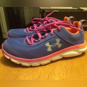 Under Armour 5.5 Youth athletic shoes. Vibrant  purple pink. Size EU 38